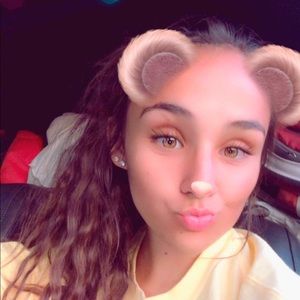 Meet your Posher, Abigail